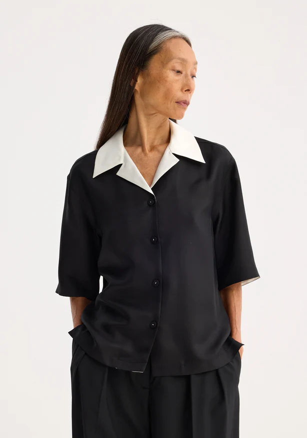 Contrast camp collar silk shirt