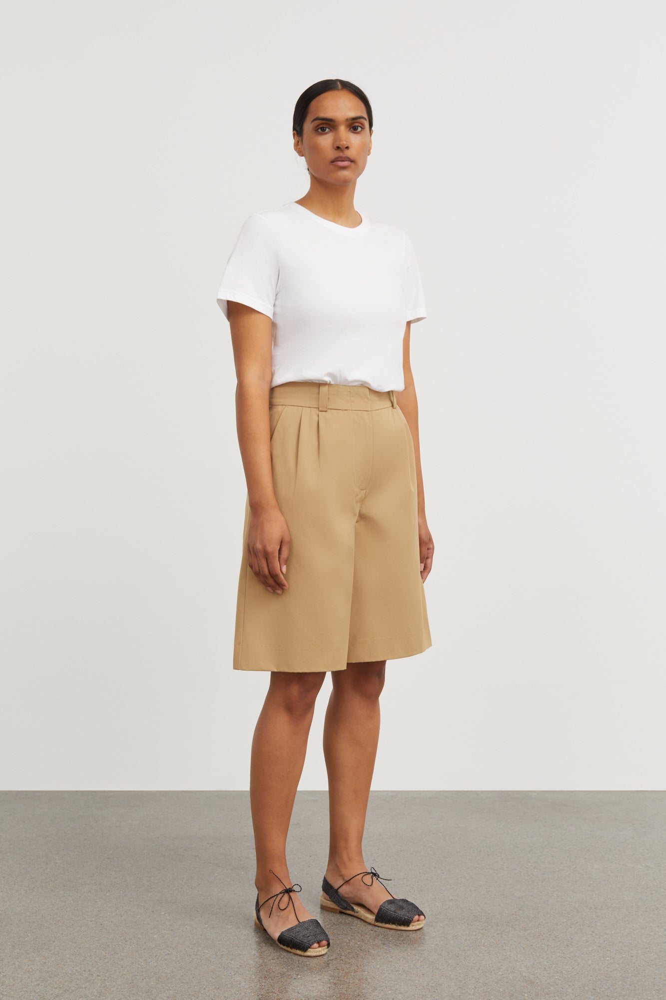 Jane Bermuda Shorts in Beige