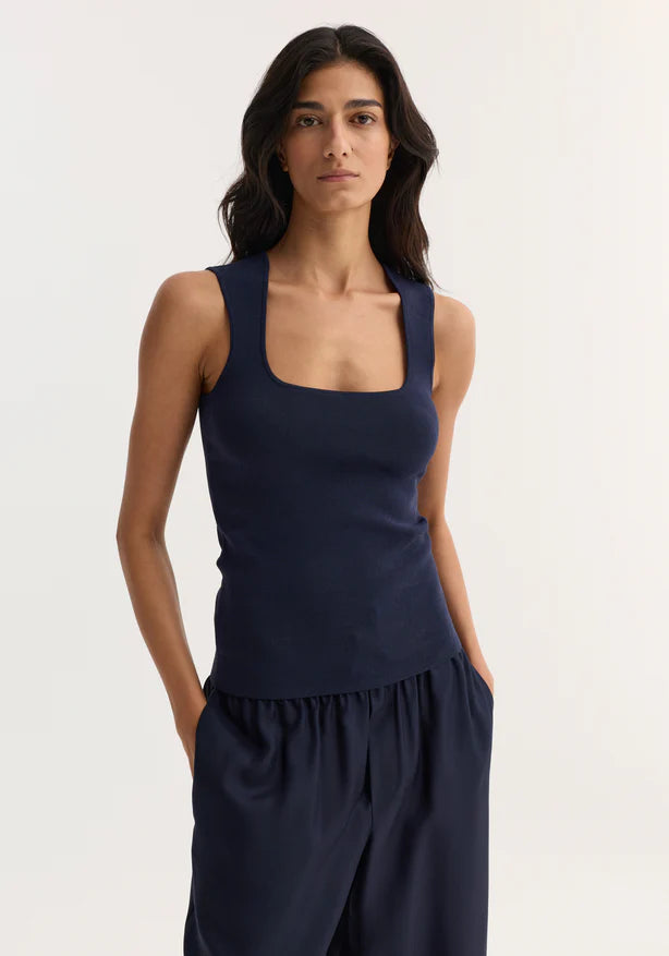 Bustier Shaped Knitted Top