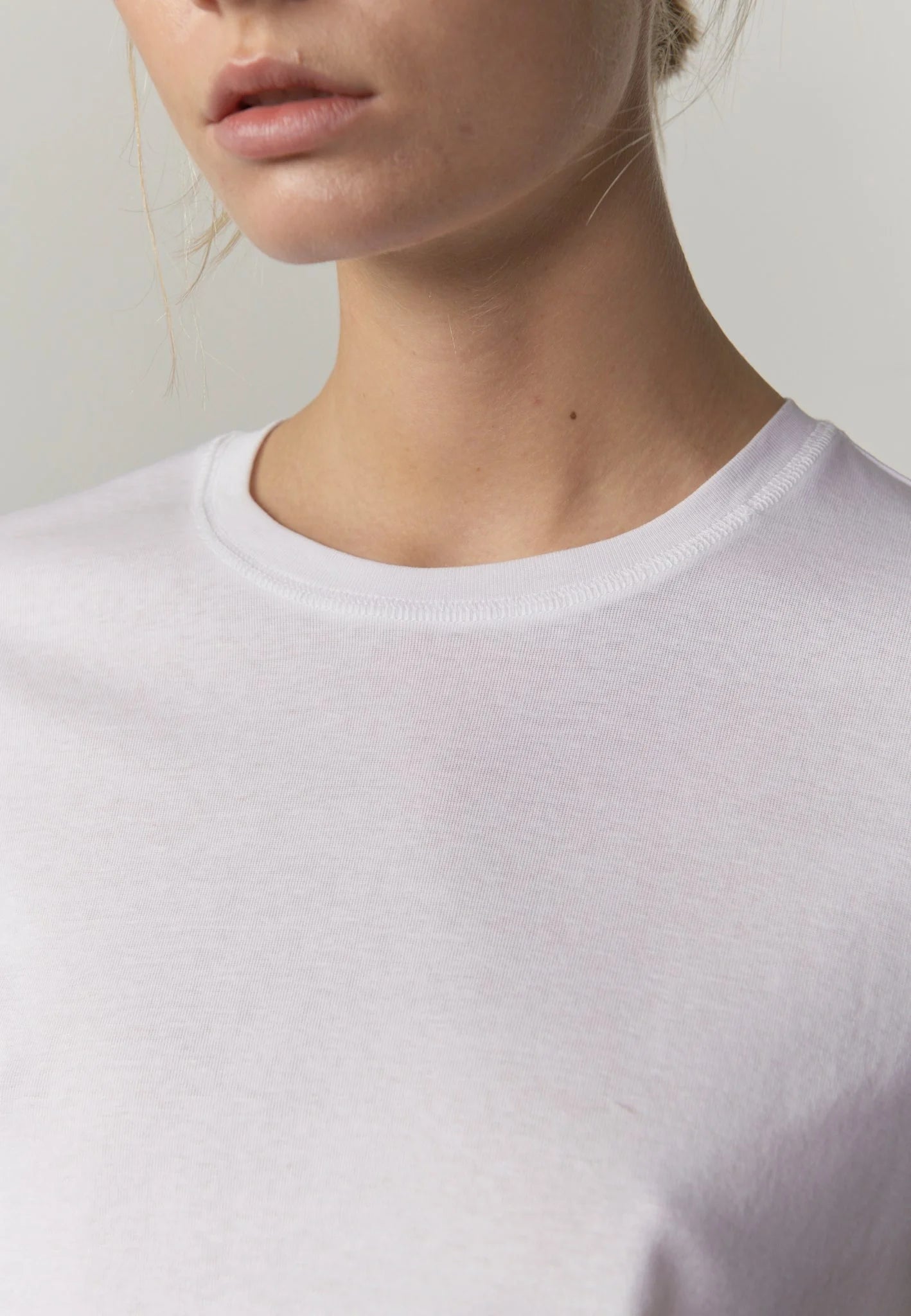 Close-up of the crew neckline 