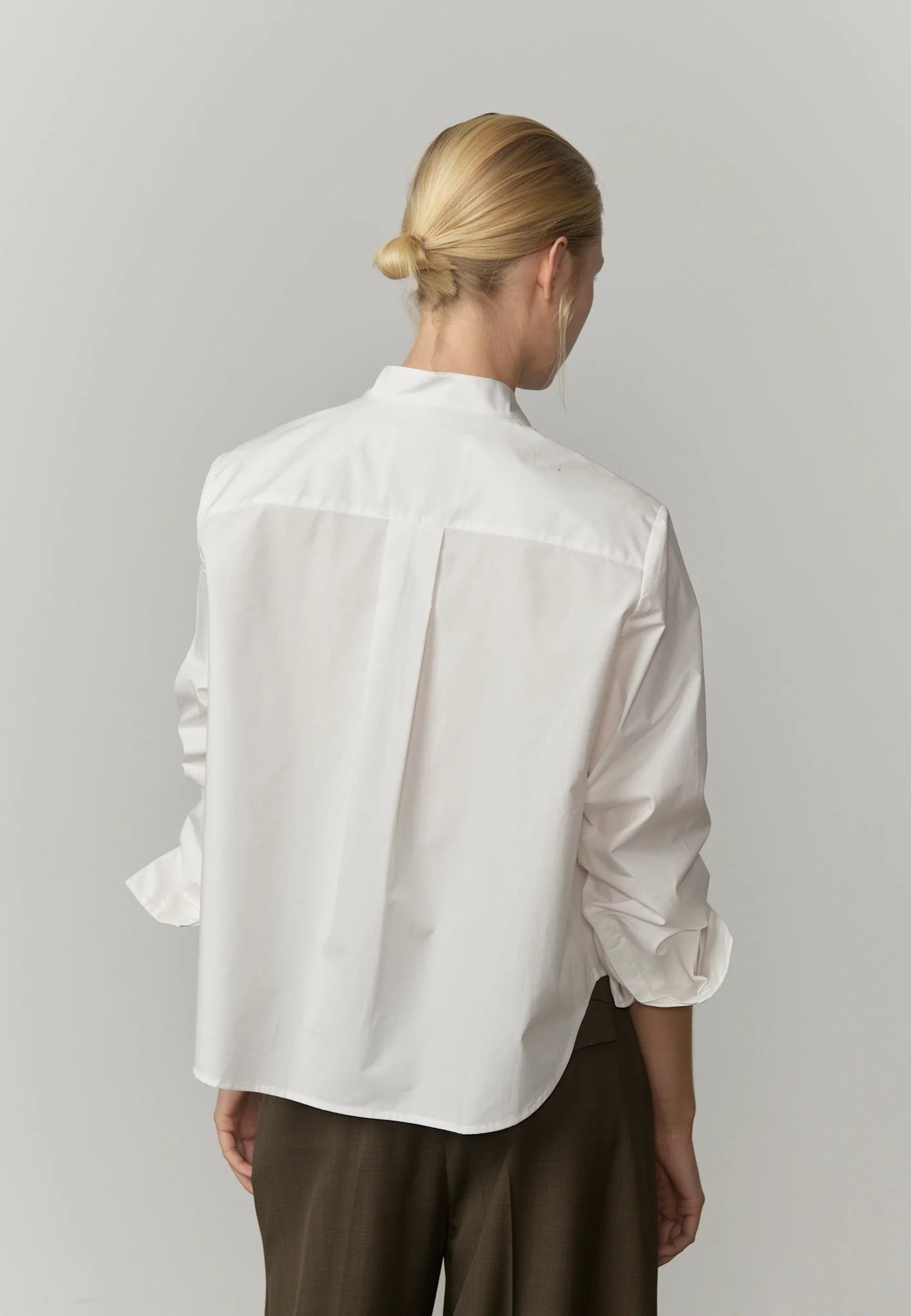 Back view of the cropped shirt