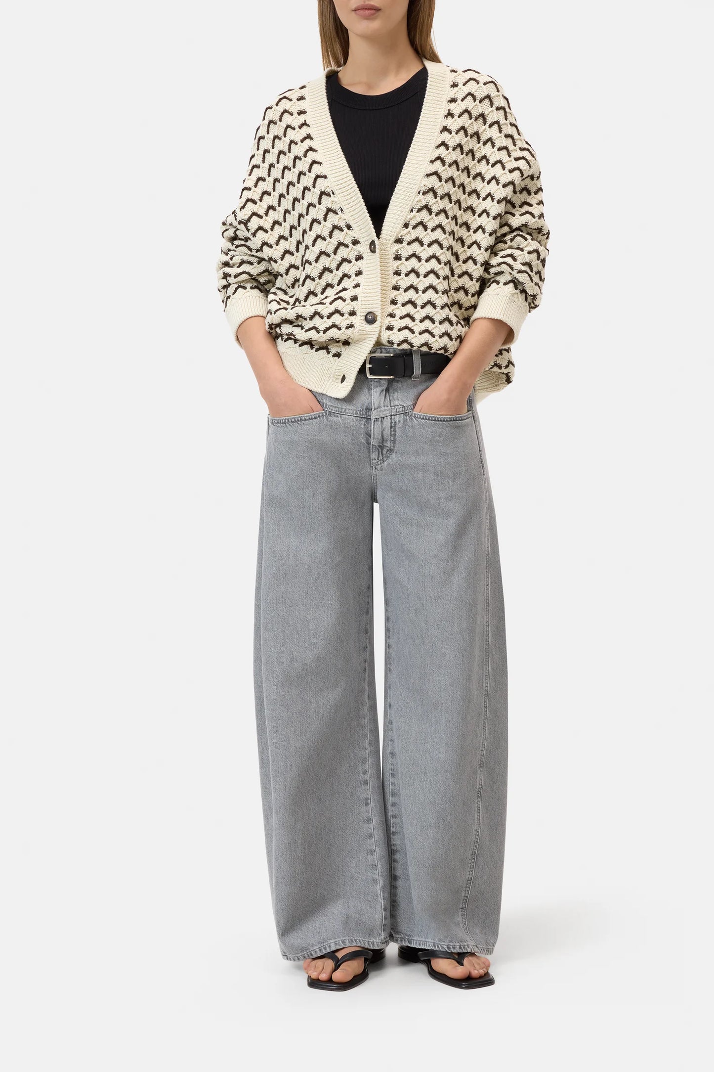 V-neck cardigan of organic cotton