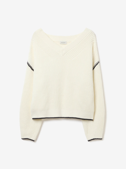 Relaxed v-neck knit in white