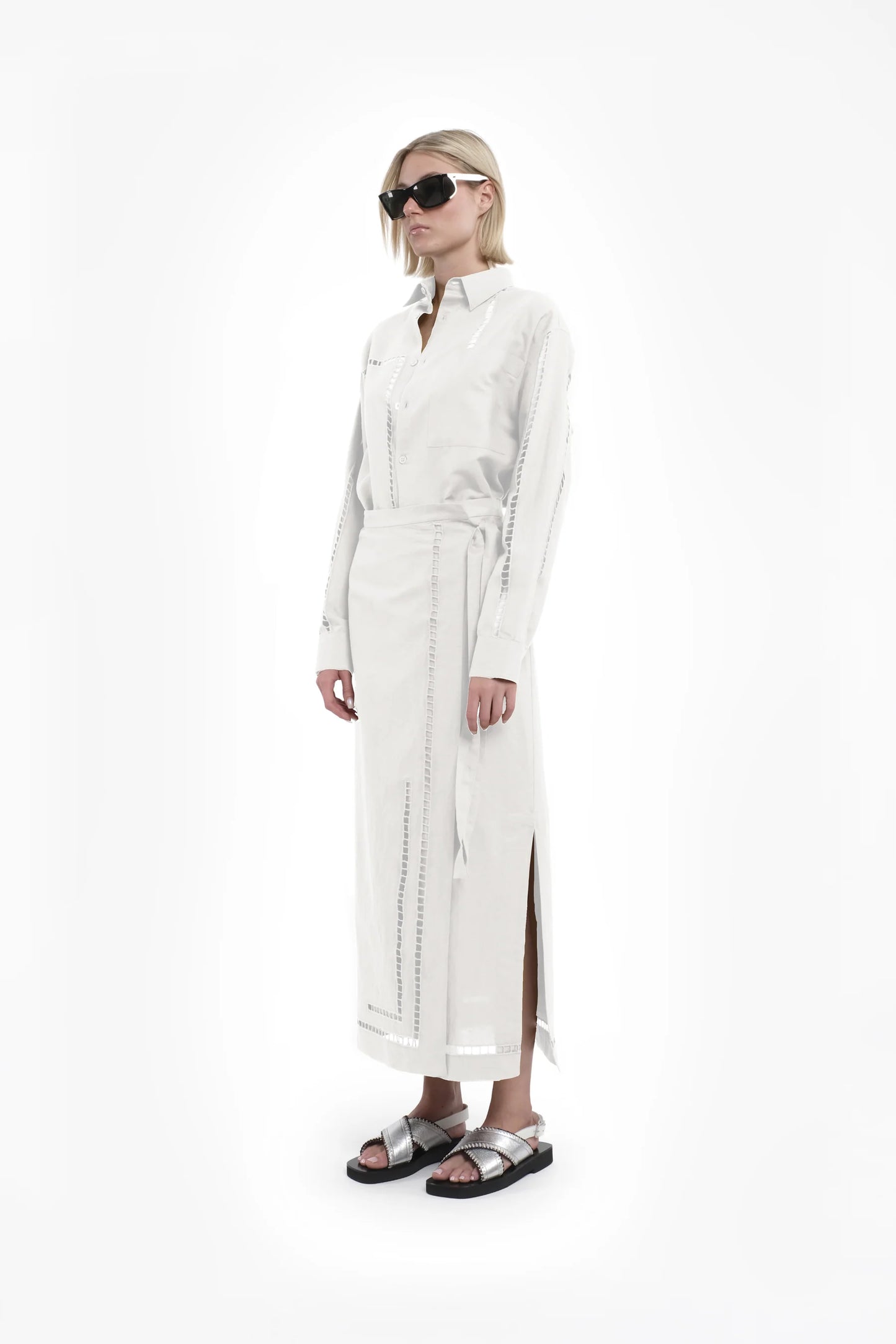 Mina skirt with embroidery in white cotton