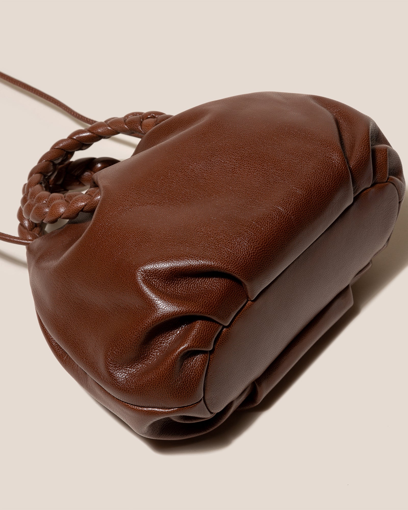 Bombon M Supple Shiny Bag Chestnut